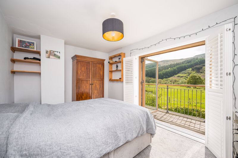 Bedroom- click for photo gallery